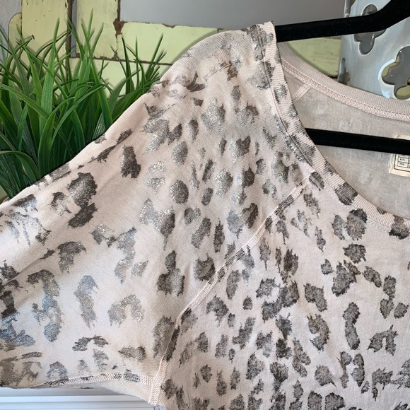 Current/Elliot The Letterman Metallic Leopard Print Scoop Neck Top Size M - Picture 3 of 9